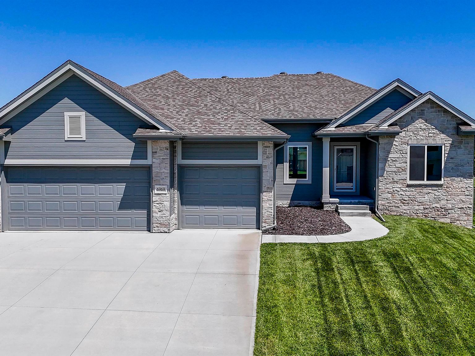 Roofing in Bennington NE Star Home