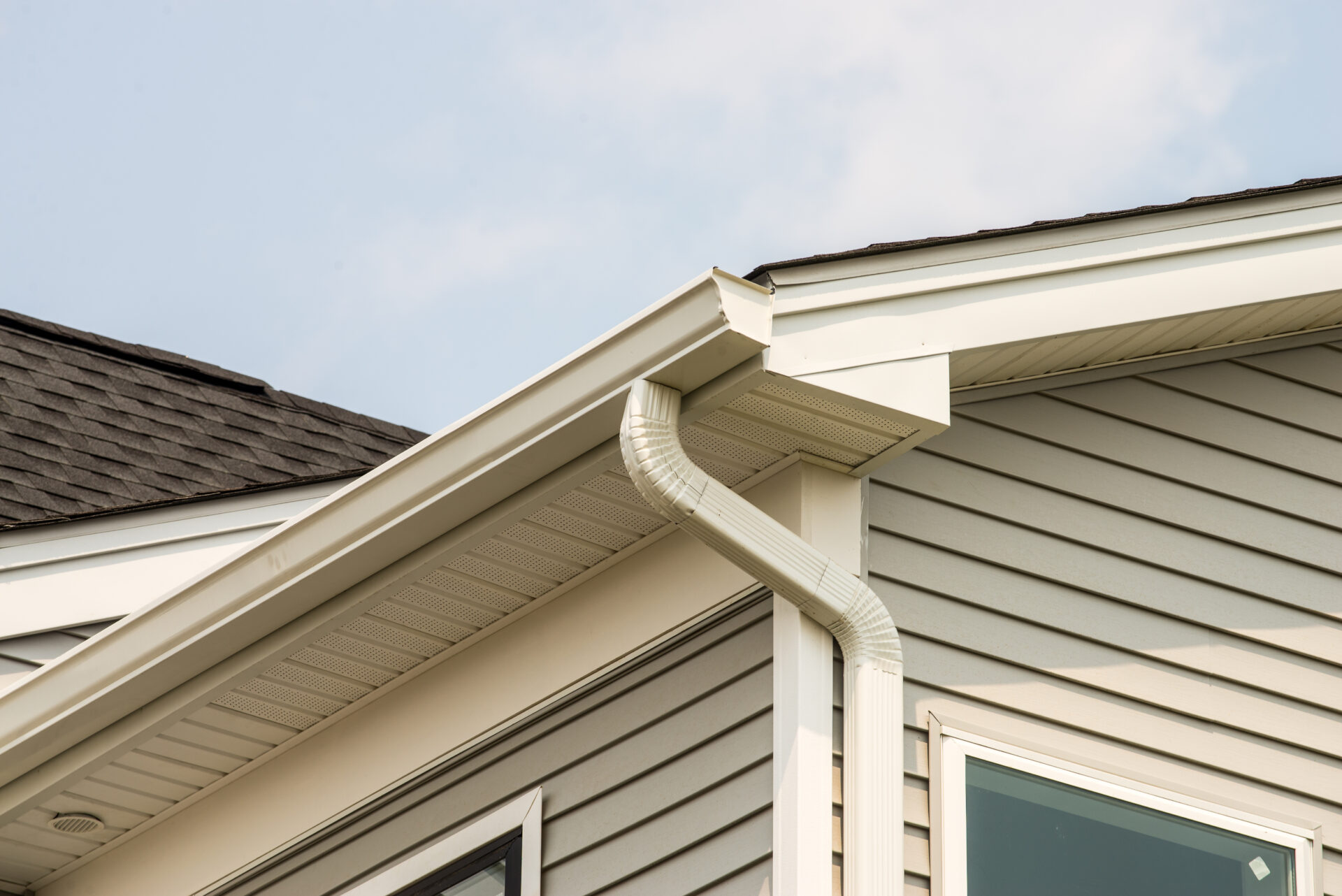 GUTTER INSTALLATION COST IN 2026 (LINCOLN, NE PRICING GUIDE)